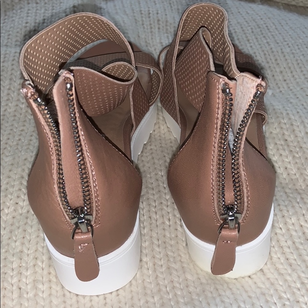 Platform Sandals - Picture 2 of 4